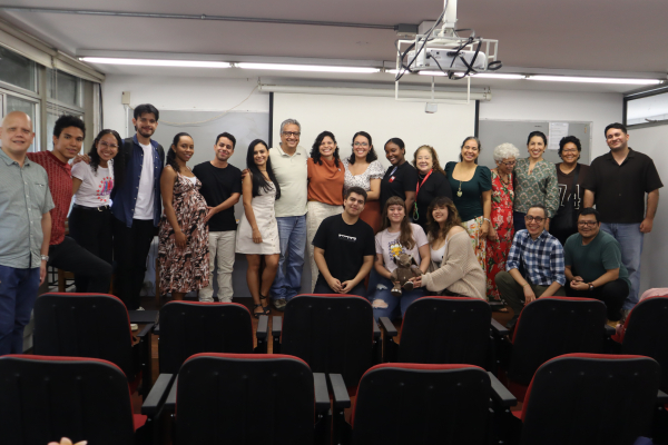 Exposici&oacute;n del manuscrito Psicolog&iacute;a en movimiento: Lo psicol&oacute;gico como un sistema din&aacute;mico no lineal